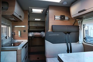Husbil-integrerad Knaus Van Ti 640 9 av 23