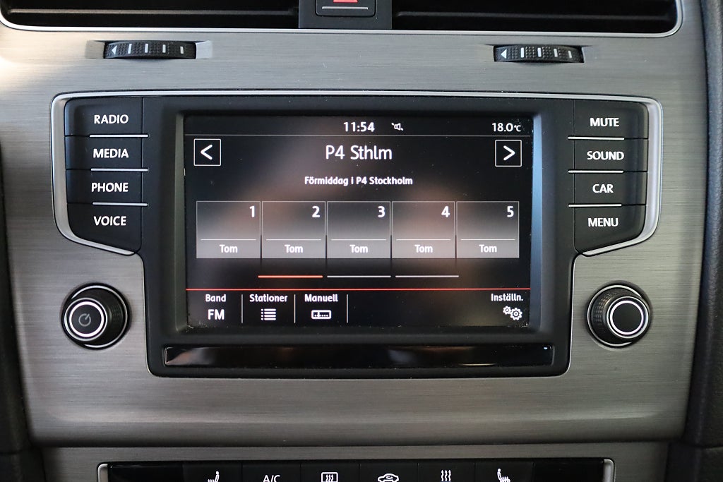 Volkswagen Golf 5-dörrar 1.6 TDI  4Motion Drag Värmare Blåtand Carplay 2016