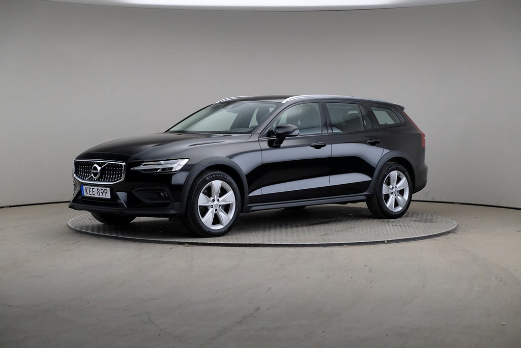 Volvo V60 Cross Country Cross Country B4 197hk Momentum AWD Teknik Drag