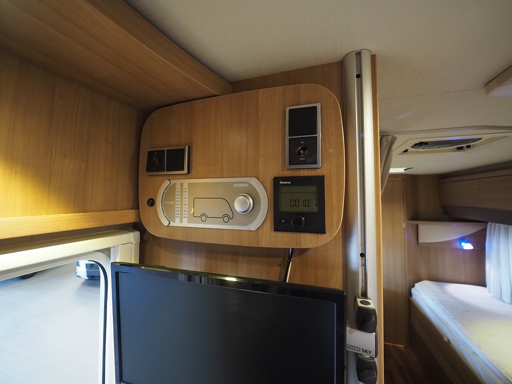 Hymer T 668 CL Bianco Line Låga Långbäddar I AUT I 3850kg 2015