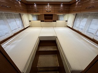 Husbil-integrerad LMC Grand Explorer I800 AUT 180HK 13 av 27
