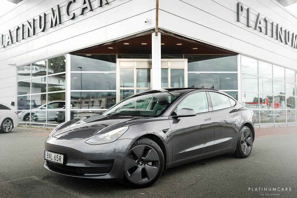 Tesla Model 3 Standard Range 2023 / LEASEBAR