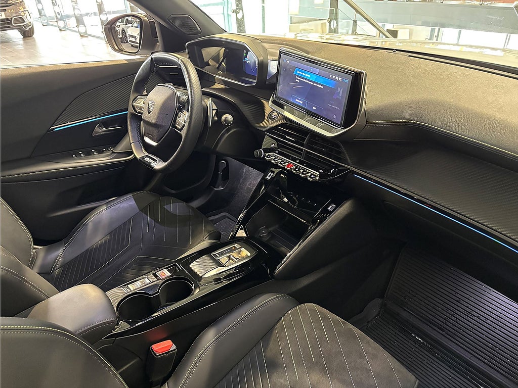 Bild på Peugeot 2008 GT 1.2 PT 130hk Aut - B-KAMERA, CARPLAY
