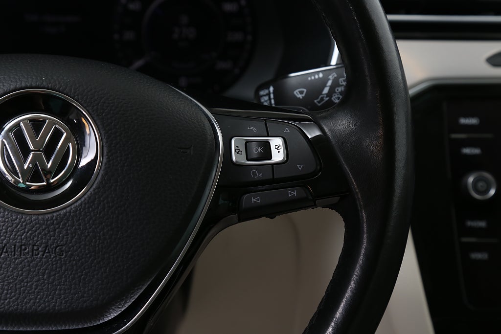 Volkswagen Passat Alltrack 2,0 TDI 190hk 4M Executive DSG Navi Skinn Värmar 2018