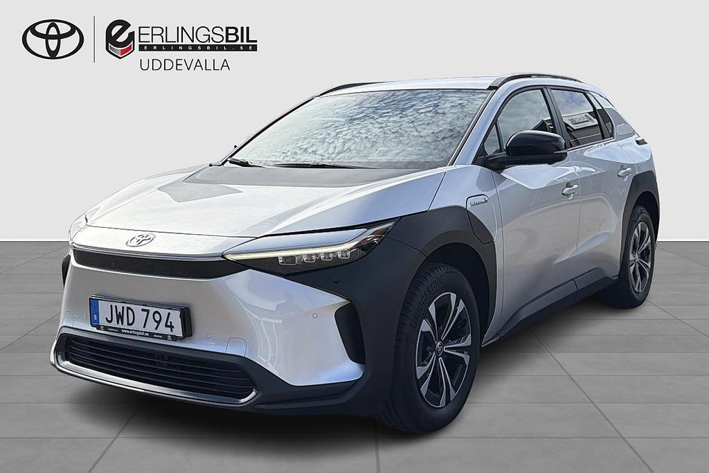 Toyota bZ4X FWD STYLE PREMIUMPAKET / V-HJUL / 2,95% RÄNTA