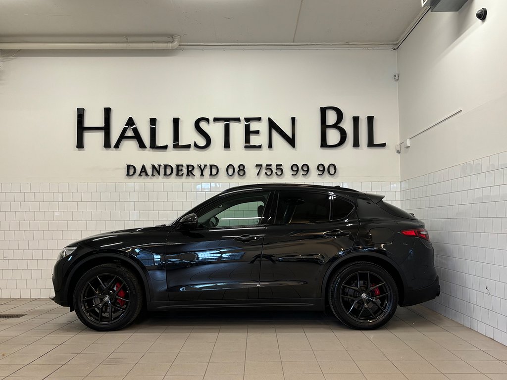 Alfa Romeo Stelvio 2.0 Turbo 16V Q4 1Äg Keyless Panorama Svensksåld