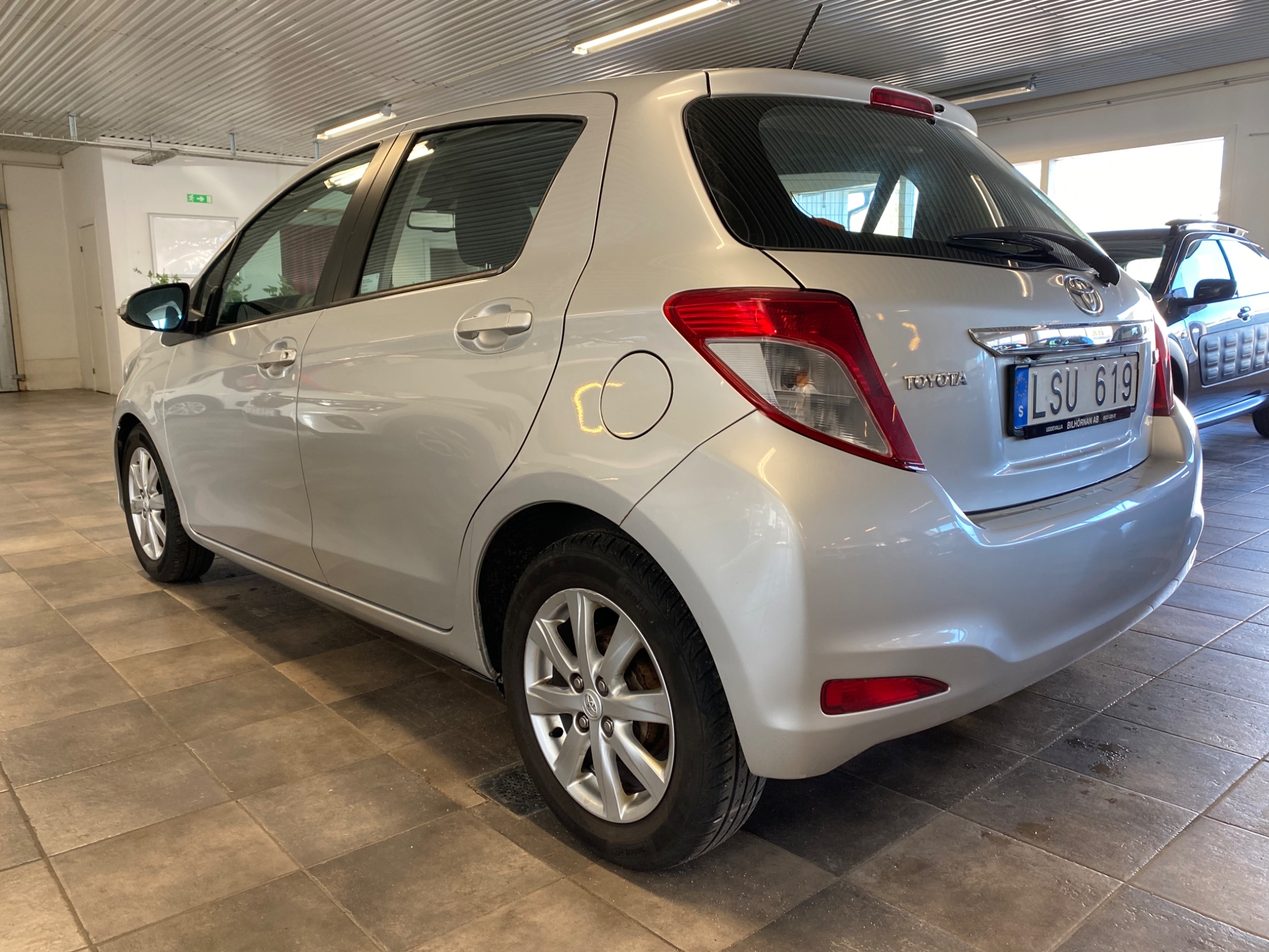 Toyota Yaris 2011, bild 2/32