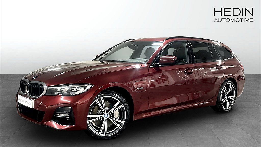 BMW 330e xDrive Touring / M-Sport / 19" / Drag