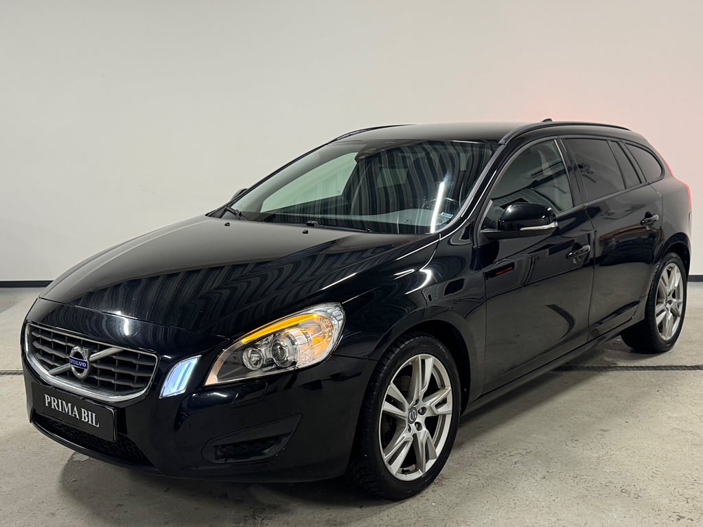 Volvo V60 T4 Powershift Kinetic 1,95% ränta Navi Bluetooth