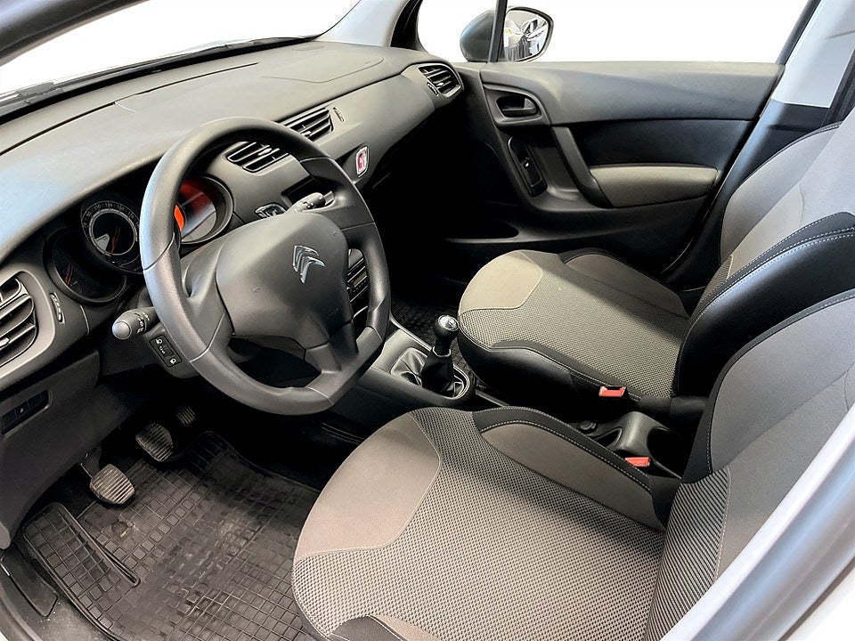 Bild på Citroën C3 1.2 82hk - LÅG SKATT, NYSERVAD