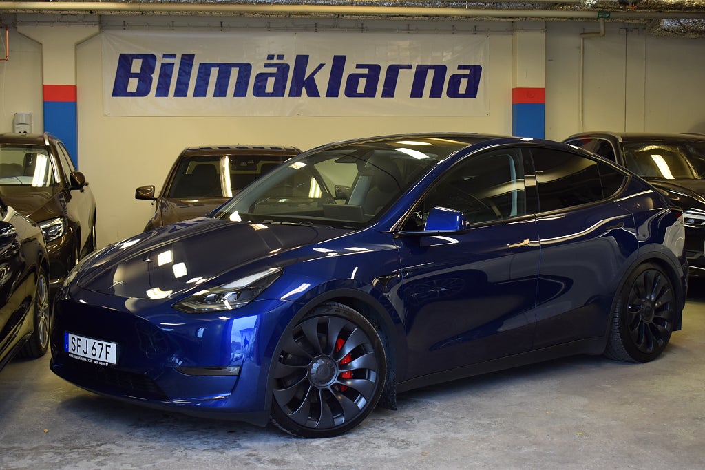 Tesla Model Y Performance MOMS/VÄRM/DRAG/PANO/ADAP-FART/S&V