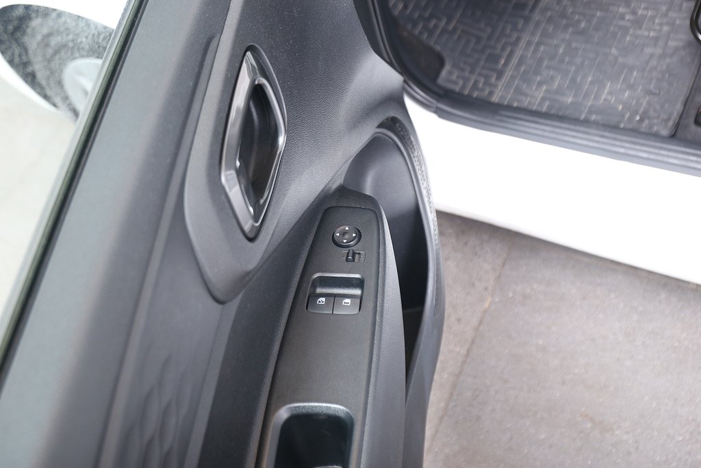 Hyundai i10 1,0 67hk Essential 5-D CarPlay Bluetooth 2021