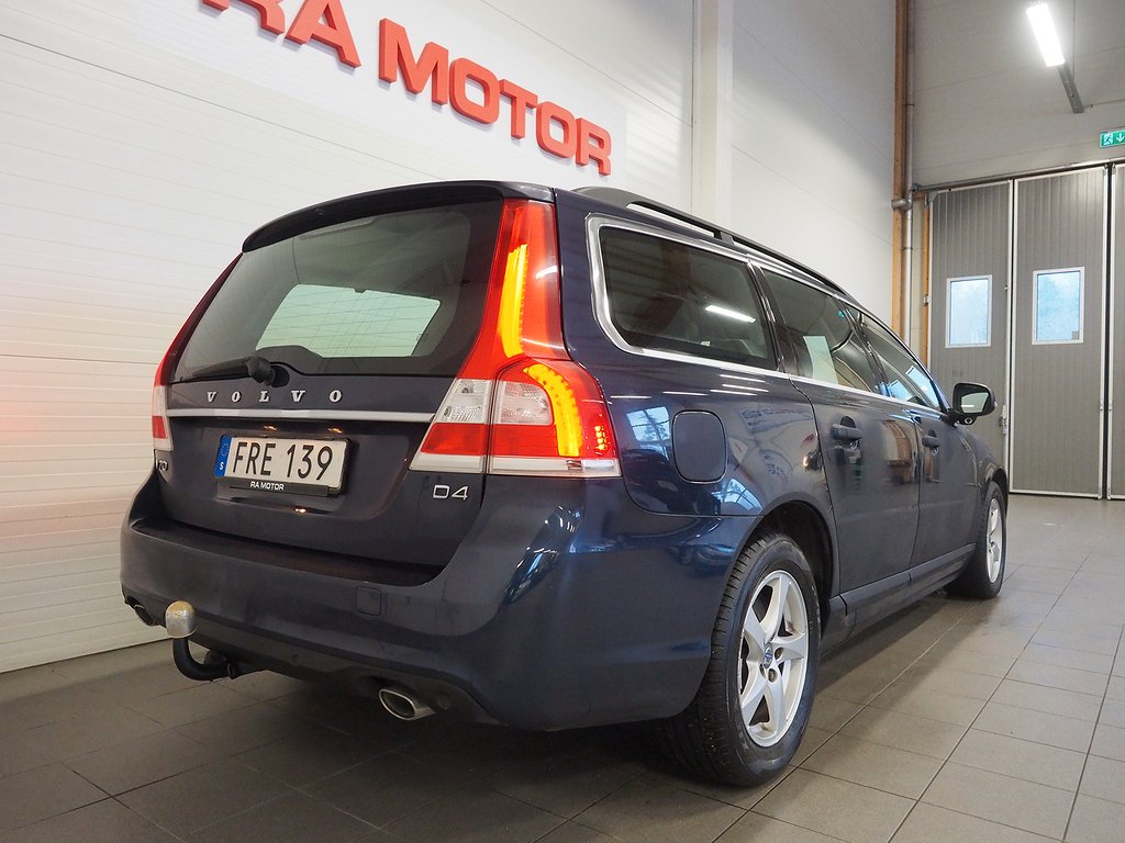 Volvo V70 D4 Momentum | Drag | Navi | VOC | D-Värm 2015