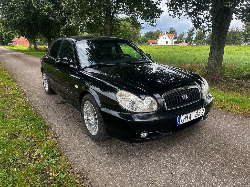 Hyundai Sonata 2.7 V6 svensksåld, Lågmil, Ny besiktigad u.a