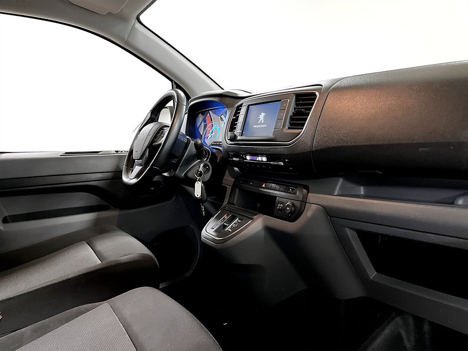 Bild på Peugeot e-Expert PRO+ 75kWh 136hk Aut L3 B-KAMERA NAVI