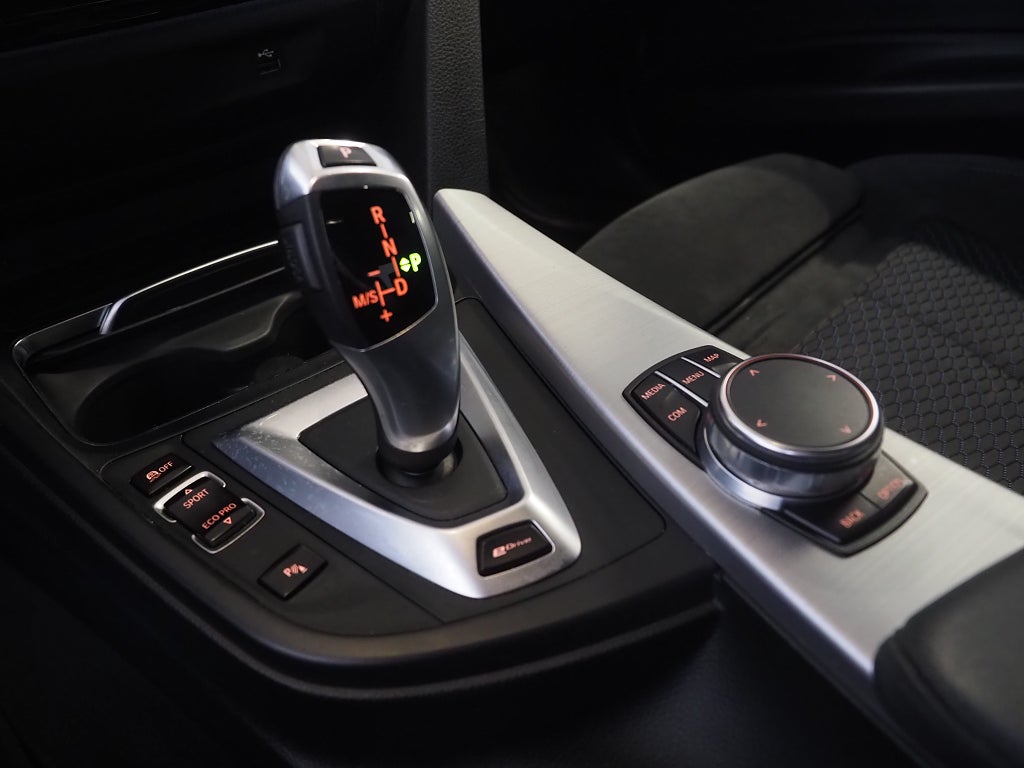 BMW 330e Sedan Steptronic M Sport 252hk Plug-In | Navi | P- Sen 2018