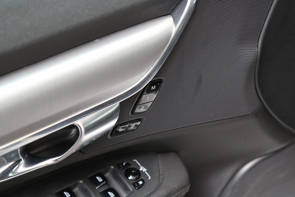 Volvo V90 D4 190hk Momentum SE ll AWD Aut Elstol VOC Dragkrok 2020