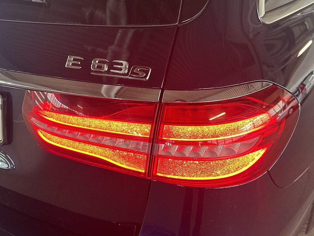 Mercedes-Benz E 63 S T 4MATIC+ AMG 612HK SVENSKSÅLD PANORAMA DRAGKROK 2018, bild 18