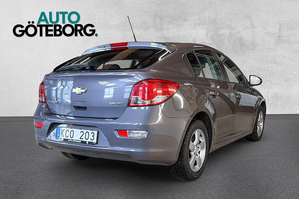 Chevrolet Cruze Halvkombi 1.6 Dragkrok Fullservad  AUX Nybesiktigad