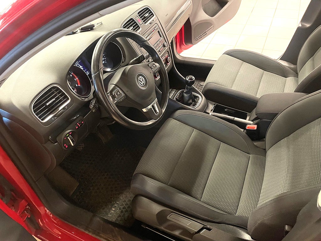 Volkswagen Golf 1,6 Nybesiktigad