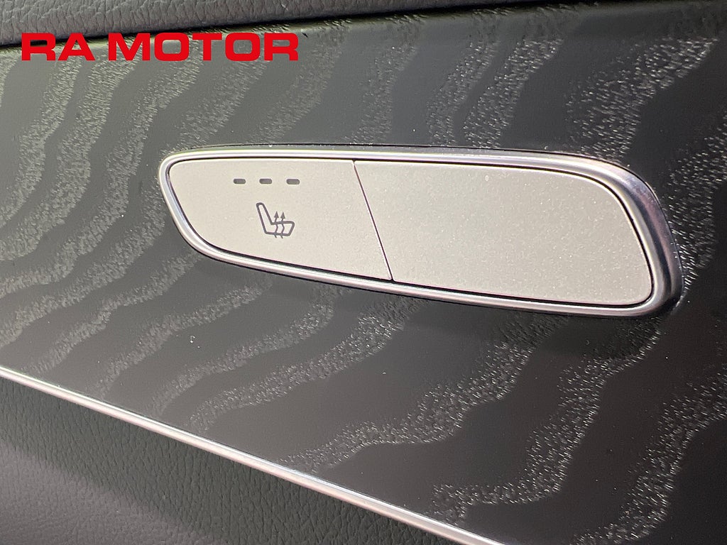 Mercedes-Benz GLC 300 e 4MATIC 320hk 9G-Tronic Pano Navi Drag Värmare 2020