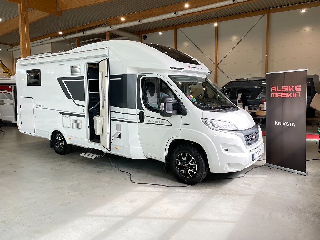 Adria Matrix Axess 670 SC / B-körkort / AC-bodel / Litium / Inverter /