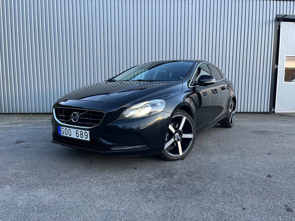 Volvo V40 T3 Momentum 150 HK /FULLSERVAD/KAMREM BYTT/