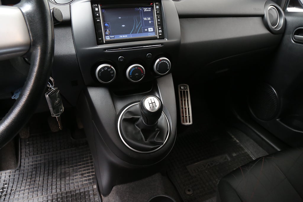 Mazda 2 1,3 84hk Spirit 5-dörrar P-sensor Motorv Nybesikt 2013