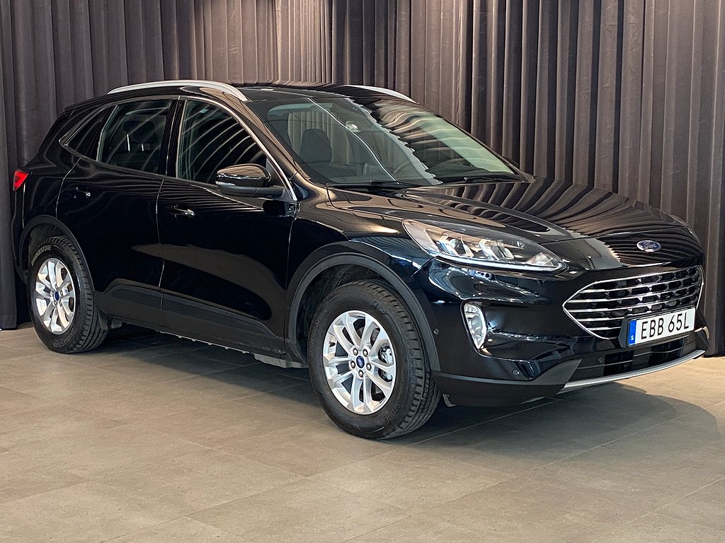 Ford Kuga Plug-In Hybrid E-CVT Sommar och Vinterhjul