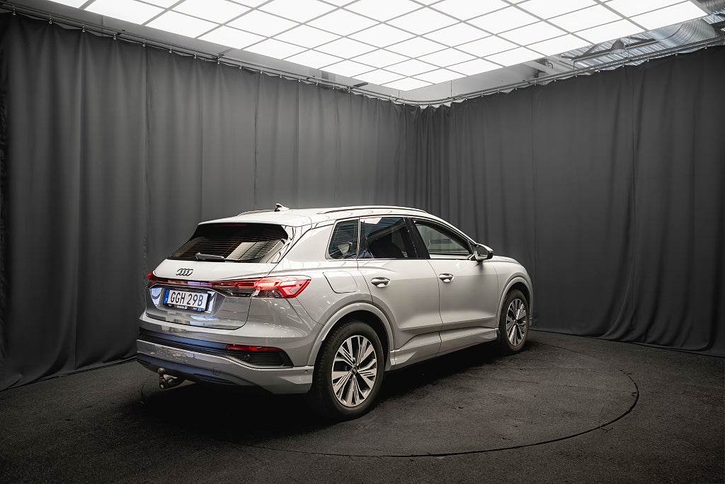 Audi Q4 E-Tron 40 e Evolutionspaket DRAG KAMERA SE SPEC MOMS 204hk
