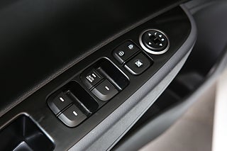 Halvkombi Hyundai i10 9 av 19