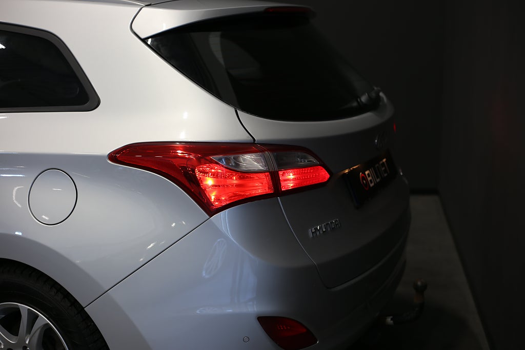 Hyundai i30 1.6 CRDi *3,99%*Business Rattvärme Drag 1 ägare