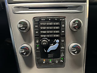 Volvo XC60 D4 AWD Aut Summum Dvärm/Skinn/SoV/BLIS/Ad.Fhåll/Navi