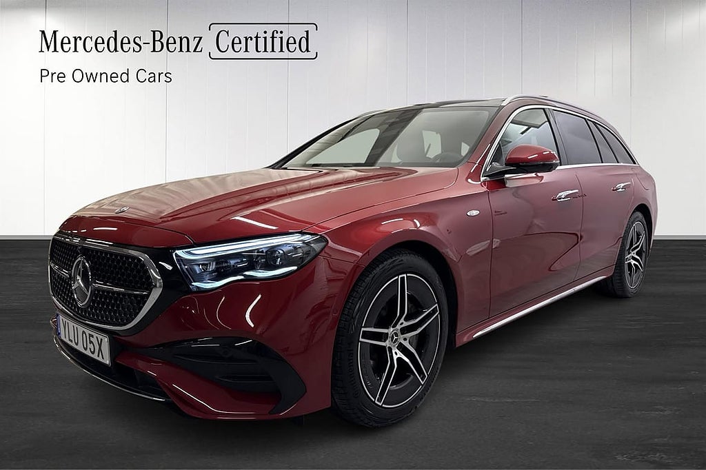 Mercedes-Benz E 300 d e 4MATIC T AMG PREMIUM/ PANO/ BURM/SUPER