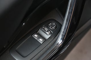 Halvkombi Peugeot 208 12 av 23