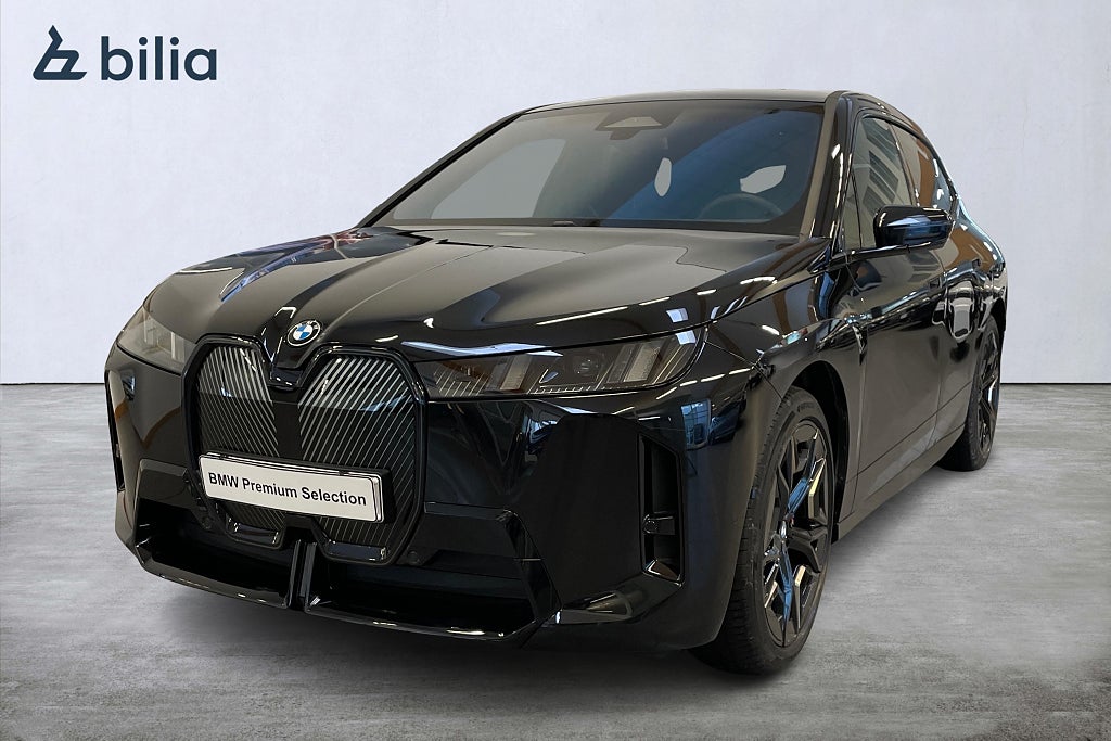BMW iX xDrive60 Fully Charged M Sport  H/K Sky Lounge Dragkrok