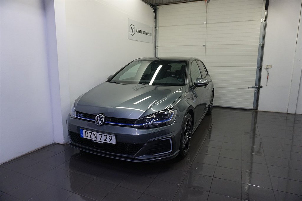 Volkswagen Golf GTE 1.4 TSI DSG Cockpit, Skinn, Plug-in, B-Kamera 204hk