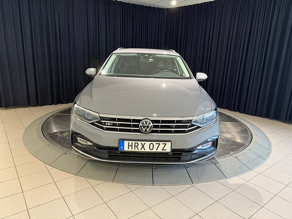 Volkswagen Passat 2022 - miniatyr 2