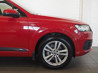 SUV Audi Q7 9 av 26