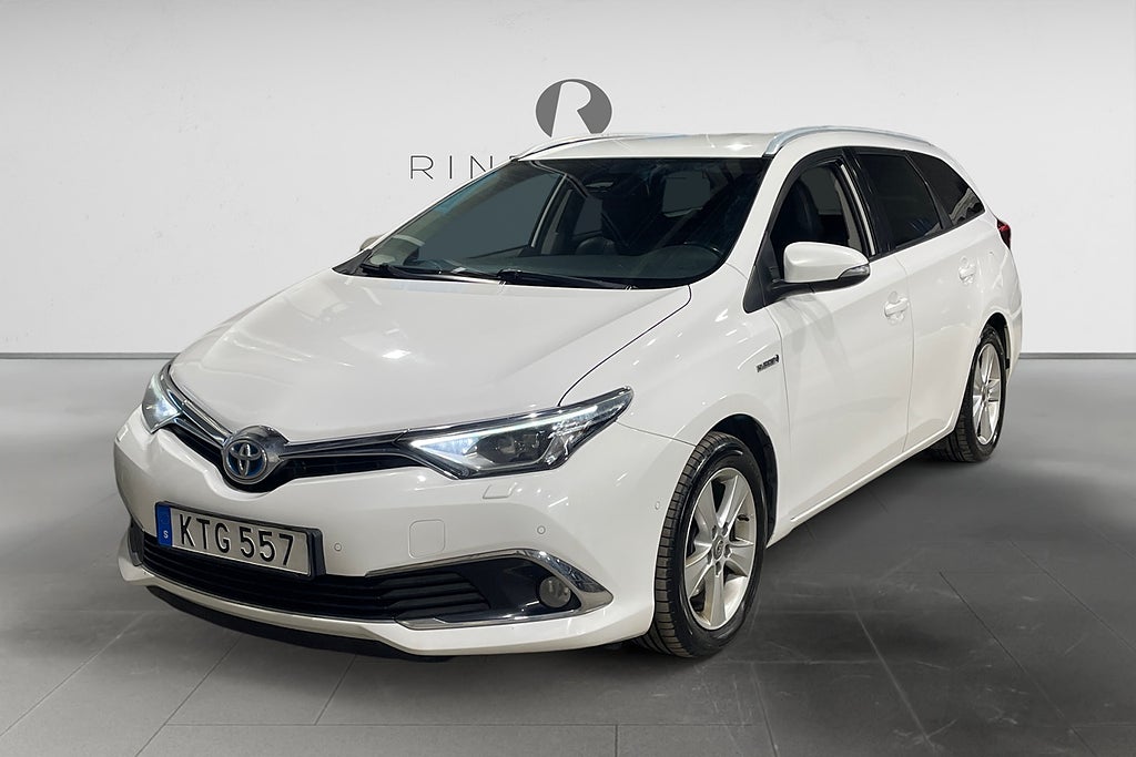 Toyota Auris Touring Sports Hybrid 136HK EXECUTIVE DRAG 360KR/ÅR 16"