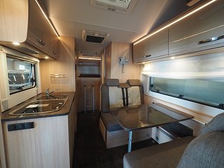 Husbil-alkov Bürstner A 700 14 av 29