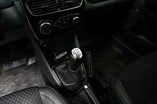 Halvkombi Renault Clio 24 av 27