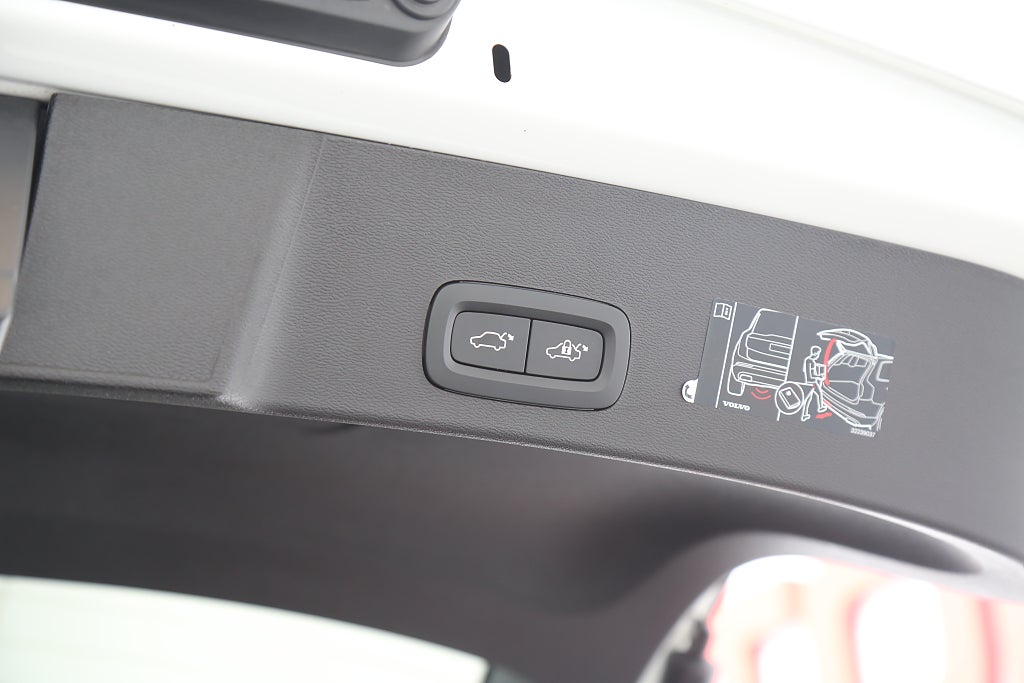 Volvo XC40 Recharge T4 Plug-in Inscription H/K Orrefors Drag Moms 2022