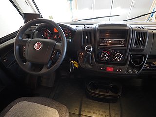 Husbil-integrerad Knaus L!ve I 700 MEG 15 av 20