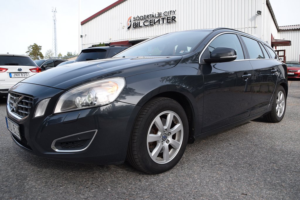 Volvo V60 D3  Momentum Taklucka Auto D_Värmare Euro 5