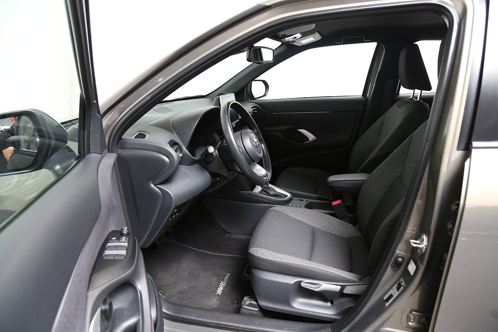 Toyota Yaris Cross 1,5 Hybrid e-CVT Active Plus Navi Extraljusramp 2023