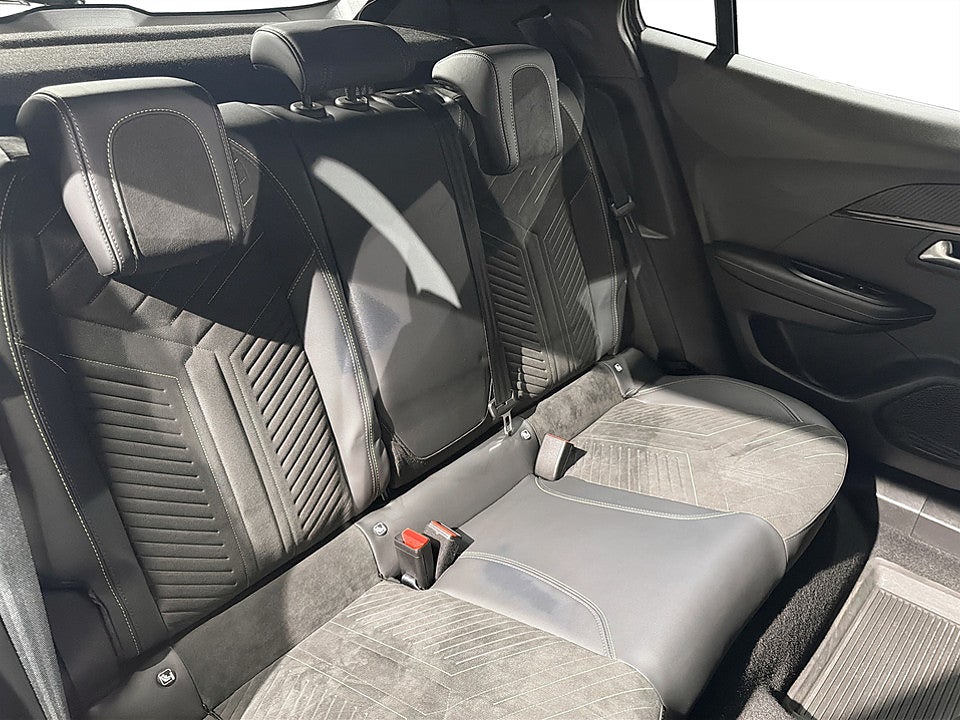 Bild på Peugeot 2008 GT 1.2 PT 130hk Aut - PL 24 månader/2000 mil