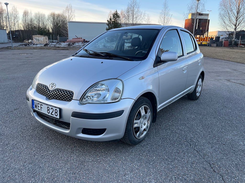 Toyota Yaris 5-dörrar 1.0 VVT-i Ny bes.