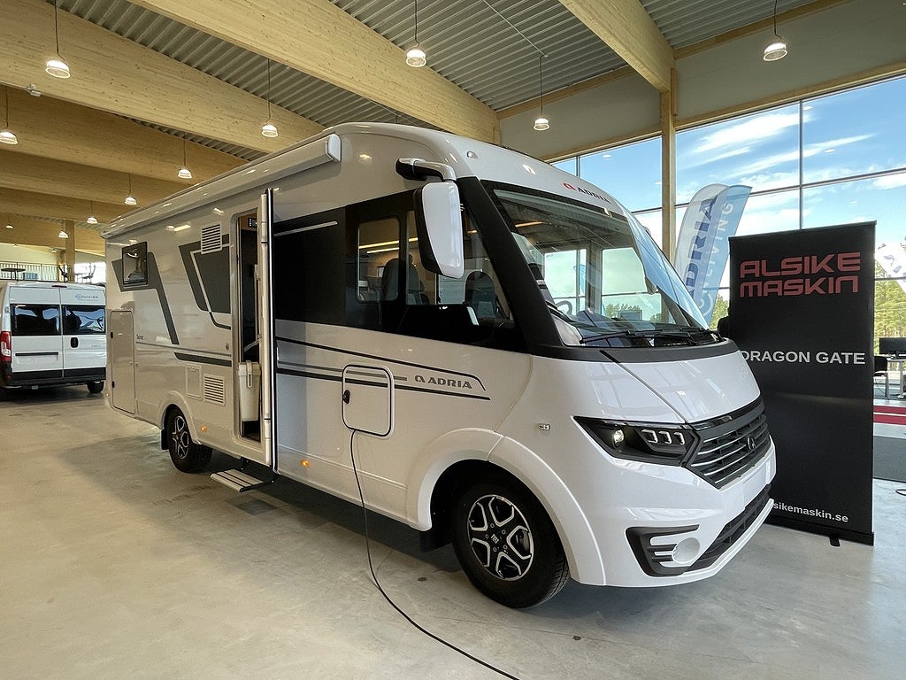 Adria Sonic 700 SL ALDE/5 bältade platser/Taksäng/Automat 180hk/7995kr