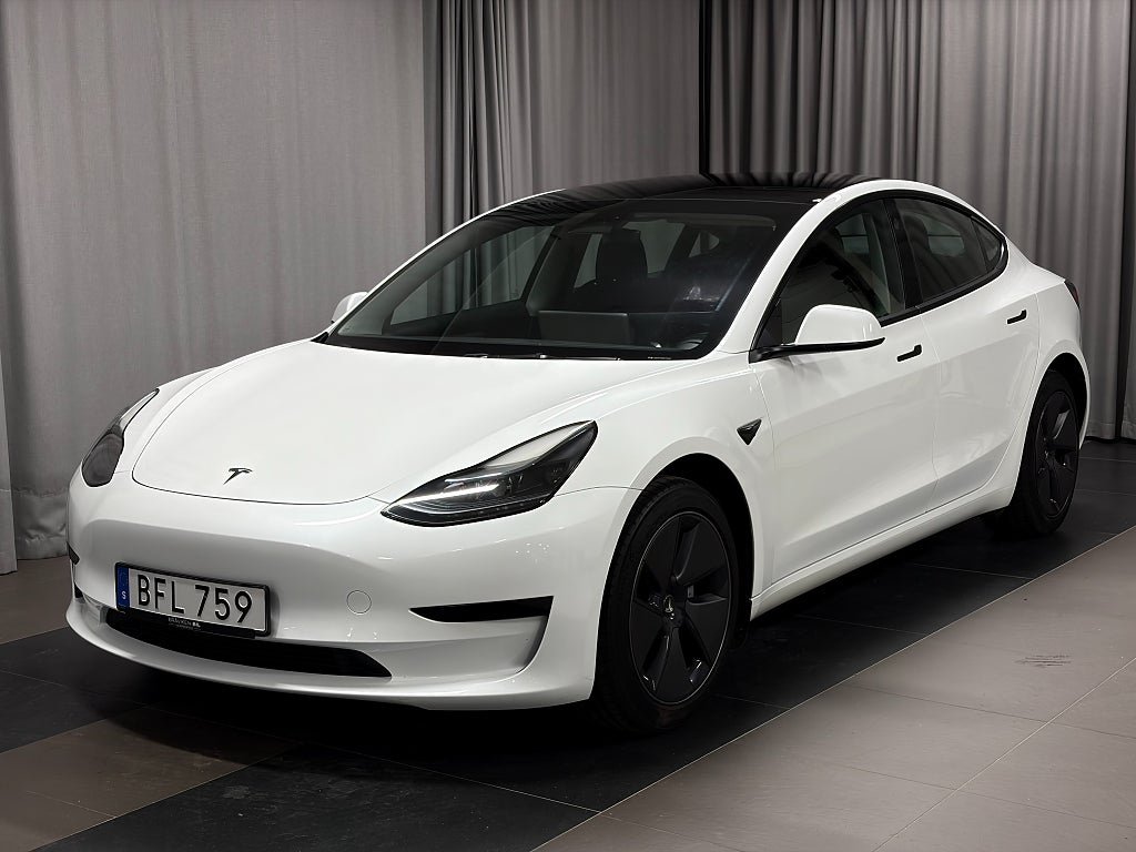 Tesla Model 3 Standard Range RWD Autopilot MOMS